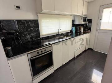 Casa · 55m² · 1 Dormitorio · 2 Cocheras · Casa en Venta en La Plata