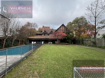 Casa · 350m² · 8 Ambientes · 2 Cocheras · Casaen Barrio Cerrado de 4 Dorm.. La Horqueta