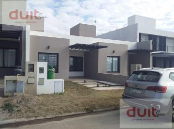 Casa · 80m² · 5 Ambientes · 1 Cochera · Duplex en Prados de Manantiales, Inversion Unica!