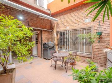 Casa · 167m² · 5 Ambientes · 2 Cocheras · Venta Casa de Categoria Haedo Norte, 4 Dorm., Patio. Evalua Permuta