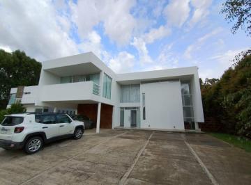 Casa de 5 ambientes, Mar del Plata · Casa 5 Ambientes en Venta, 4 Baños, 3 Dorm., Quincho, Parrilla, Piscina, Cochera, Mar del Plata