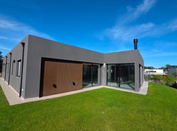 Casa de 4 ambientes, Mar del Plata · En Venta Casa de Corte Moderno de 4 Ambientes con Parque. Rumenco Joven.