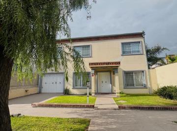 Casa · 180m² · 5 Ambientes · 3 Cocheras · Casa - Ituzaingó Norte