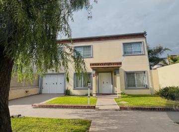 Casa · 180m² · 5 Ambientes · 3 Cocheras · Casa - Ituzaingó Norte