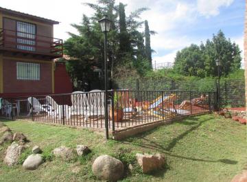 Casa de 3 ambientes, Villa Parque Siquiman · Casa con Vista Al Lago y Complejo de Cabañas en Córdoba