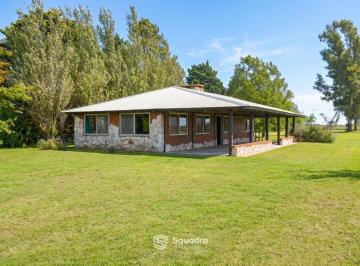 Casa · 86m² · 2 Ambientes · 2 Cocheras · Venta - Casa 1 Dormitorio, con Jardín y Parrillero - Uranga.