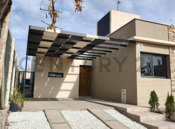 Casa · 85m² · 3 Ambientes · 1 Cochera · Casa a Estrenar en Venta Barrio Pinar del Sol V - Maipú, Mendoza - Id: