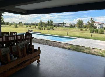 Casa de 5 ambientes, Ezeiza · Casa en Venta C/ Cochera en Barrio Privado Terralagos