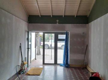 Local comercial · 30m² · Alquiler Local 8 X 4. Berutti Casi San Juan. La Perla!