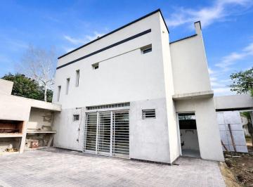 Casa · 160m² · 5 Ambientes · 2 Cocheras · Casa en Venta a Estrenar en Sicardi 3 Dorm.