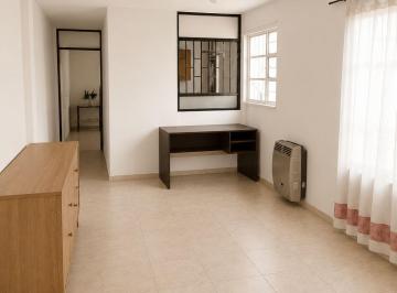 Casa · 115m² · 3 Dormitorios · 2 Cocheras · Casa con Excelente Ubicación en Godoy Cruz
