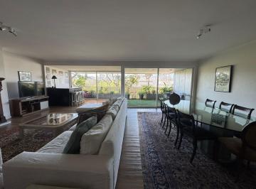 Departamento · 205m² · 4 Ambientes · 2 Cocheras · J. F. Kennedy 2800 - Buen Piso con Vista a Plaza Emb. Usa.