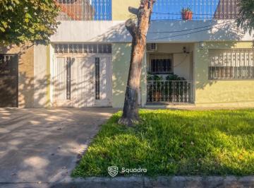 Casa · 110m² · 5 Ambientes · 1 Cochera · Venta | Permuta - Casa 3 Dorm. - Barrio Las Delicias, Rosario - Apto Crédito.
