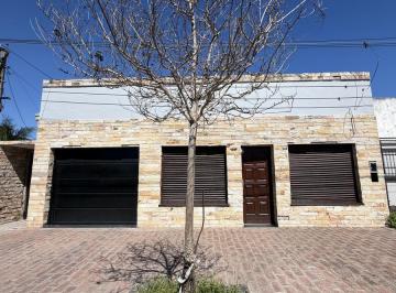 Casa · 170m² · 5 Ambientes · 1 Cochera · Casa en La Plata