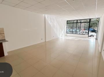 Local comercial · 200m² · 1 Ambiente · Local Comercial en Alquiler de 100 m² - Cofico