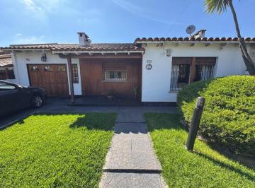 Casa · 201m² · 3 Ambientes · 1 Cochera · Venta Casa 3 Ambientes Ciudad Evita Piscina