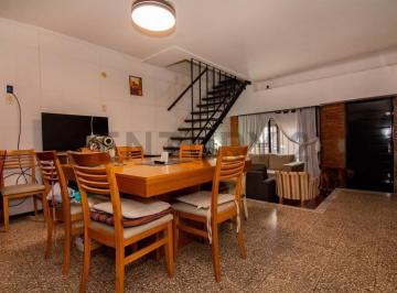 Casa · 165m² · 7 Ambientes · 1 Cochera · Venta Casa de 3 Dorm. con Cochera en Gral. José de San Martín, Rosario