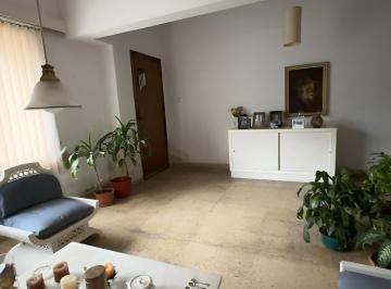Casa · 150m² · 3 Ambientes · 1 Cochera · Hermosa Casa Amplia. a Cuadras de Cofico y Calle Esquiu