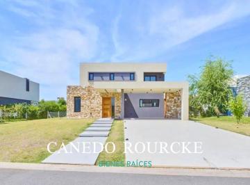 Casa · 820m² · 5 Ambientes · Casa en Terralagos