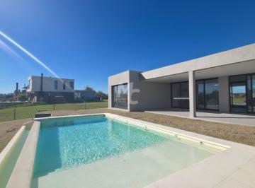 Casa · 350m² · 4 Ambientes · 1 Cochera · Casa Al Río en Venta en El Naudir