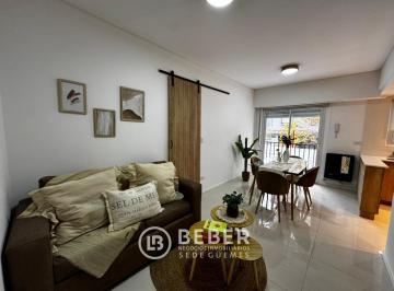 Departamento · 60m² · 3 Ambientes · En Venta Tres Ambientes Al Frente con Balcon Saliente, Centro