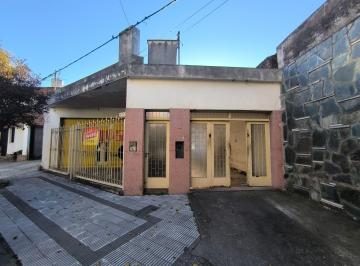 Local comercial · 261m² · 2 Ambientes · 5 Cocheras · Venta Local Paso de Los Andes Amplio Terreno