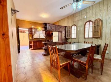 PH · 81m² · 3 Ambientes · 2 Cocheras · PH Al Frente Tipo Casa - 3amb. Garage - Jardin y Patio