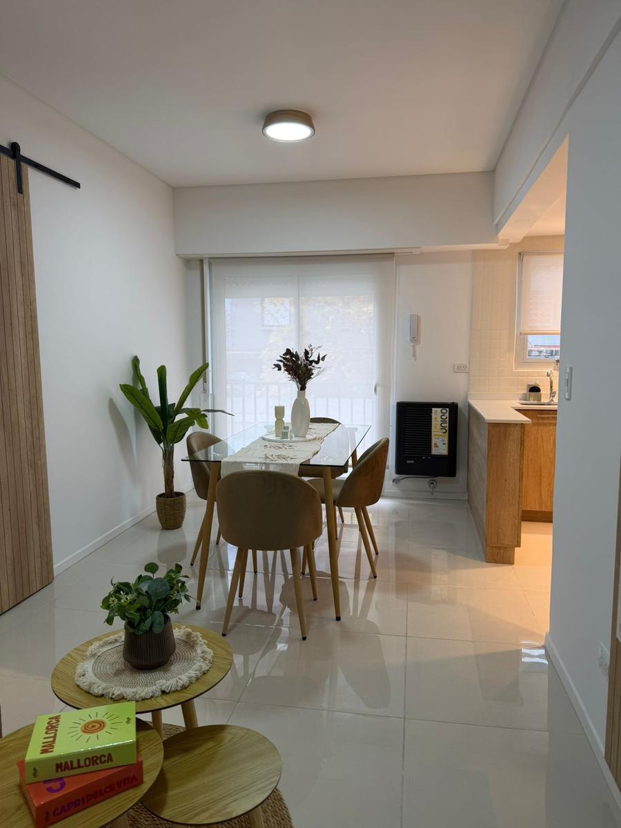 Departamento 3 ambientes totalmente externo con balcón amplio