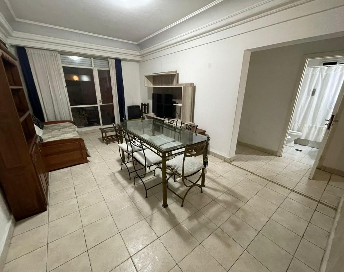 Depto 3 amb, 67m² con balcón y amoblado — Centro
