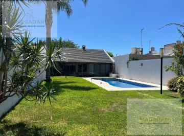 Casa · 300m² · 6 Ambientes · 1 Cochera · Venta - Casa de 6 Ambientes - Ramos Mejía - Acepta Permuta - Apto Credito
