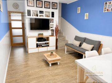 Casa · 56m² · 3 Ambientes · 1 Cochera · Venta - Casa de 3 Ambientes en Villa Luzuriaga - Apto Crédito - Acepta Permuta