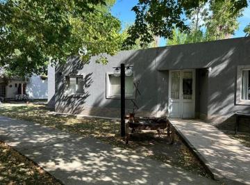 Casa · 120m² · 4 Ambientes · 1 Cochera · Venta - Casa 4 Ambientes con Cochera y Parrilla - Moreno - Acepta Permuta