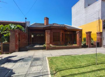 Casa · 156m² · 3 Ambientes · 3 Cocheras · Casa 3 Ambientes en Venta en Merlo
