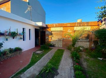 Casa · 100m² · 4 Ambientes · 1 Cochera · Casa 4 Ambientes con Gran Terreno en Venta | Berazategui Centro