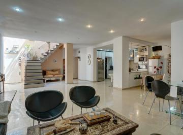 PH · 143m² · 5 Ambientes · PH en Villa Urquiza en Venta