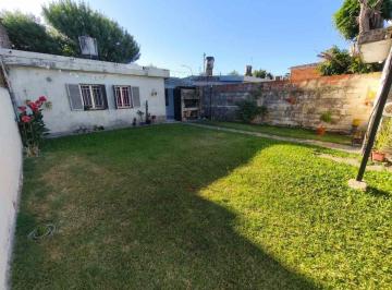 Casa · 100ha · 3 Ambientes · 2 Cocheras · Casa Venta Dos Dorm. Patio Verde y Cochera