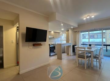 Departamento · 60m² · 3 Ambientes · 3 Ambientes con Balcón a La Calle Plaza Mitre!
