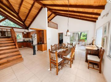Casa · 350m² · 5 Ambientes · 2 Cocheras · Casa en Venta en Lomas de La Carolina, Una Planta, Amplio Parque