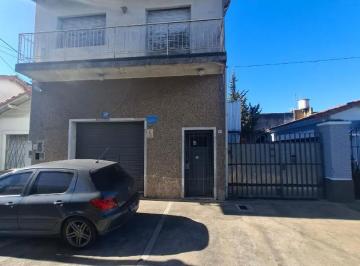 Bodega-Galpón · 320m² · Galpón Zona Industrial + Vivienda en Planta Alta