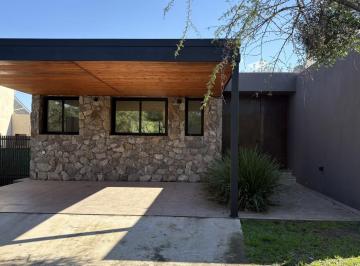 Casa · 230m² · 8 Ambientes · 2 Cocheras · Housing Bosque Sereno - Villa Allende, Golf