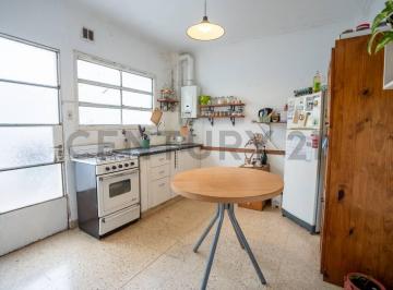 PH · 42m² · 3 Ambientes · PH en Venta, Dos Dorm. en La Plata
