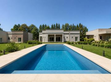 Casa · 210m² · 4 Ambientes · 2 Cocheras · Casa en Venta en Casuarinas del Pilar, Zelaya, Pilar