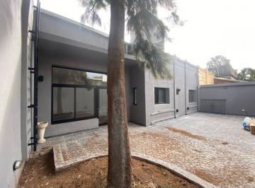 PH · 115ha · 5 Ambientes · Casa de Pasillo en Venta 3 Dorm. con Patio