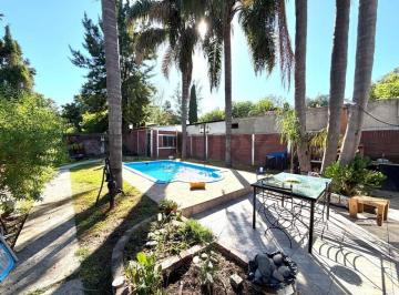 Casa · 80m² · 3 Ambientes · 1 Cochera · Venta Casa 3 Ambientes Parque Leloir