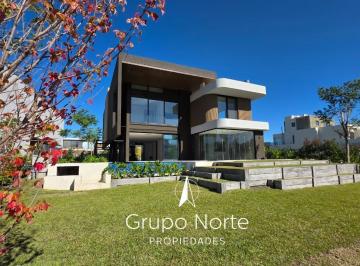 Casa · 550m² · 8 Ambientes · 6 Cocheras · Casa en Venta Al Rio en Barrio El Yacht, Nordelta