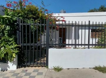 Foto · Casa en Alquiler de Dos Dorm. en B Nueva Italia