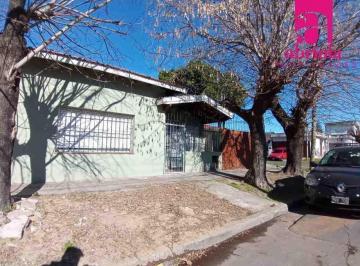 Casa · 65ha · 3 Ambientes · Casa en Venta en Ezpeleta Este, Quilmes, G. B. a. Zona Sur