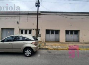 Casa · 200m² · 6 Ambientes · 2 Cocheras · Casa en Venta en Quilmes Oeste