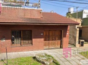 PH · 90m² · 3 Ambientes · 1 Cochera · PH en Venta en Bernal