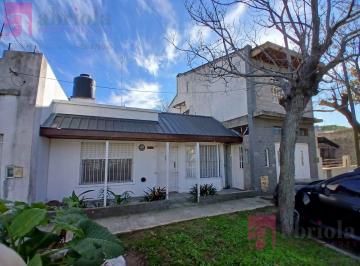 Casa · 150m² · 6 Ambientes · 2 Cocheras · Casa en Venta en Quilmes Oeste